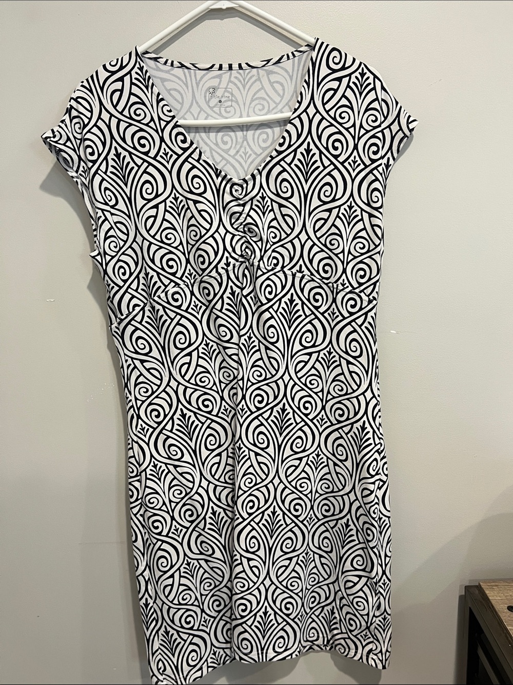 Title nine daring dress size L midi comfort hiking geomet athleisure
